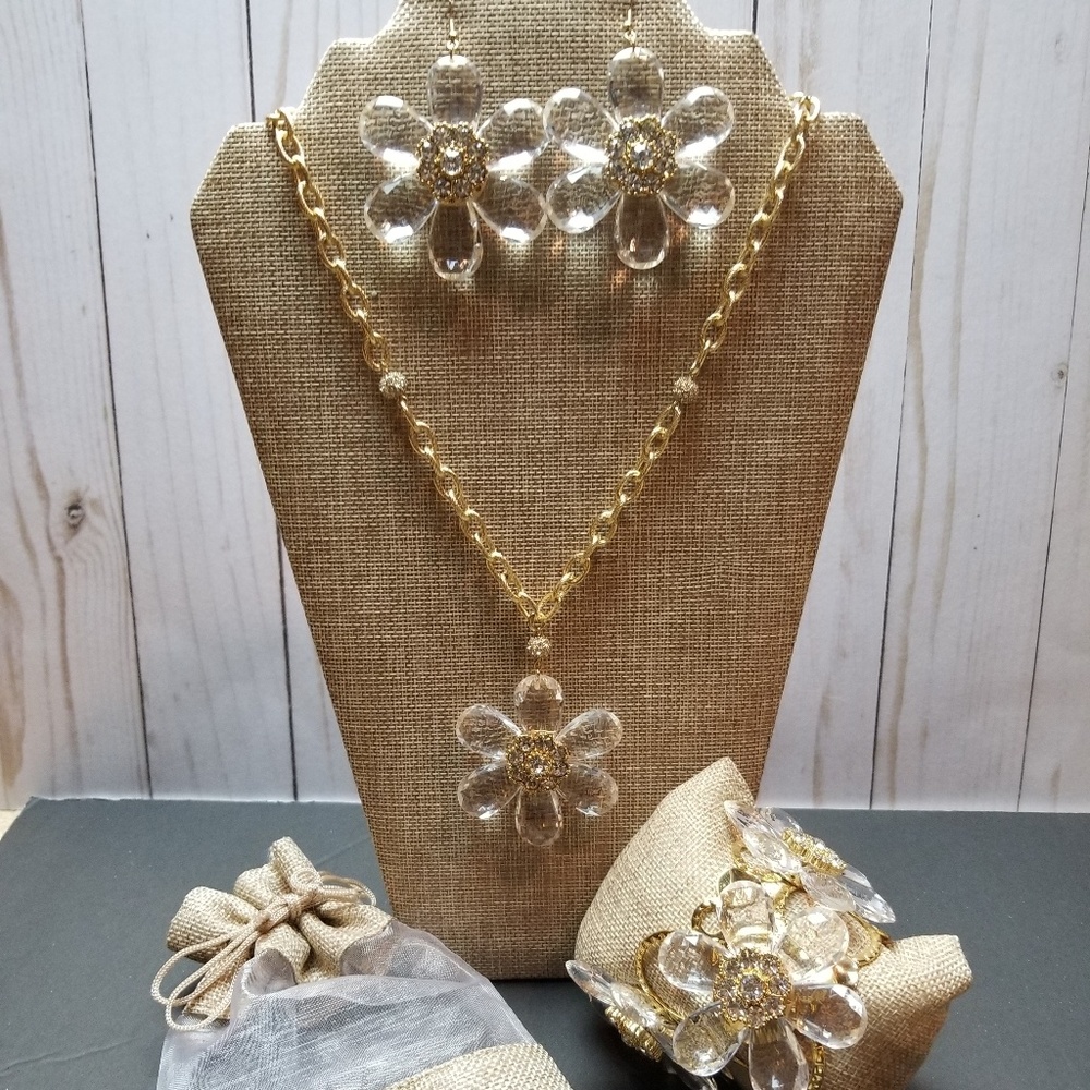 Lucite & Rhinestone Bracelet/Necklace/Earrings NEW